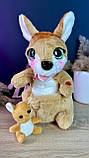 Інтерактивна іграшка M 17061 (48) “Кенгуру”, висота: 30 см, пісні англійською мовою, на батарейках, рухає головою, магнітні, фото 2