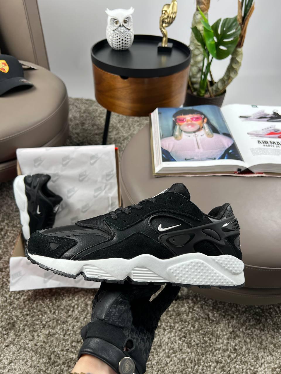 Чоловічі кросівки Nike Air Huarache Black White, кеди чоловічі шкіра замша текстиль чорні. Чоловіче взуття