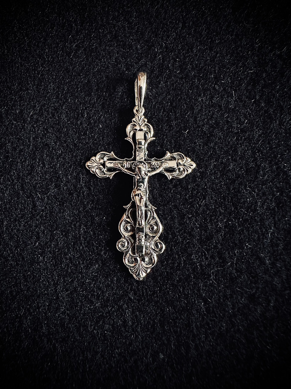 ✝️ Срібний хрестик чернений — вічна класика, що завжди актуальна