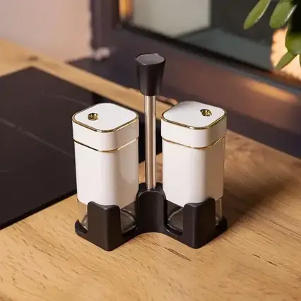 Набір для спецій 2 штуки по 120 мл на підставці білий