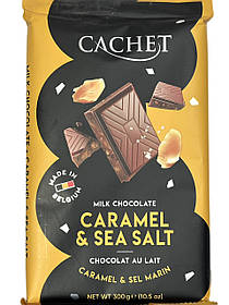 Шоколад Cachet 300 г молочний з карамеллю та морською сіллю (32% какао)
