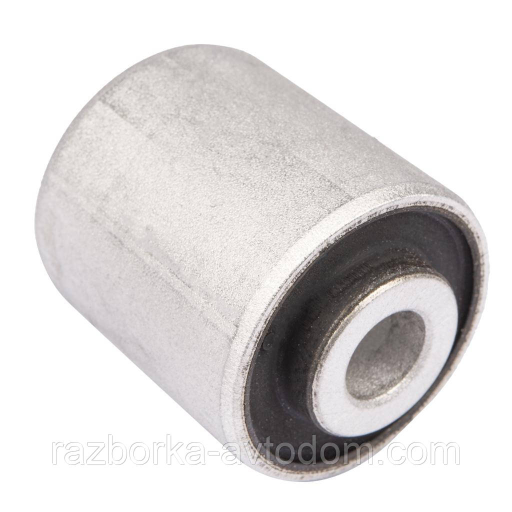 Сайлентблок переднього важеля ниж Raiso (Швеція)VW Passat B5 Variant,Фольксваген Пасат Б5#RL-4D0181H UAYWOMM17, фото 1