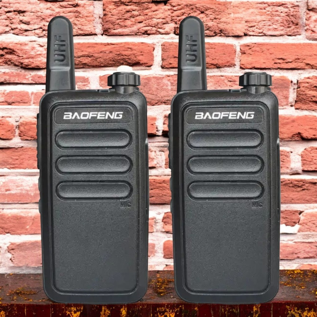 Комплект з двох радіостанцій Baofeng BF-R5 , USB-зарядка  Bigtorg.com