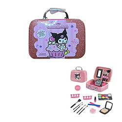 1610 А Косметика Kyromi у валізці, пензлики, тіні, пилочка, дзеркало