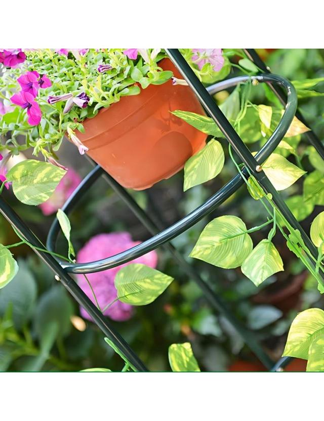 Металева пергола обеліск