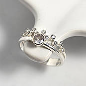 Каблучка срібна з білими круглими фіанітами різного розміру