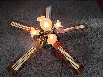 💡 Стельовий вентилятор із золотою основою та 5 дерев'яними лопатями — функціональність і шик в одному устройст