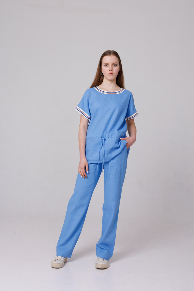 Костюм блакитний з лляної тканини зі шнурком Modna KAZKA MKTL2267/5