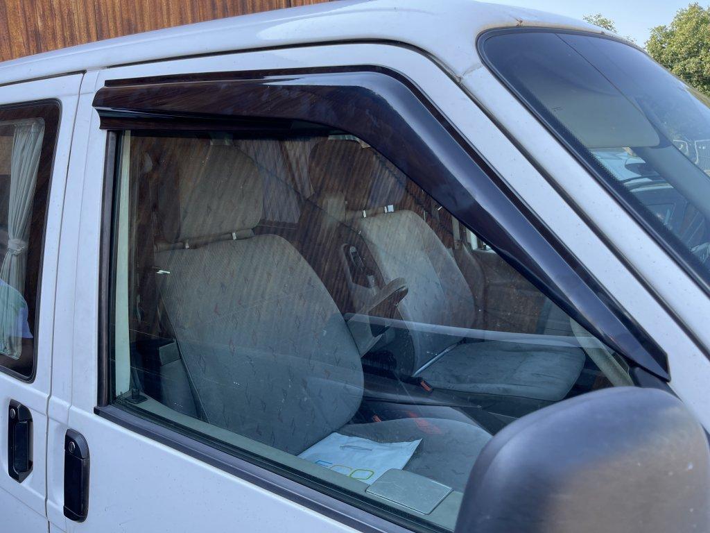 Вітровики (2 шт., Sunplex Sport) для Volkswagen T4 Caravelle/Multivan, фото 1