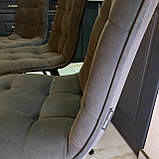 Кухонний стілець GARDA зі спинкою з темно-сірого велюру на металевому чорному каркасі, фото 4