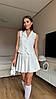 Молочний жіночий стильний костюм-двійка класичного крою: плісована міні спідниця та жилет на ґудзиках, фото 9