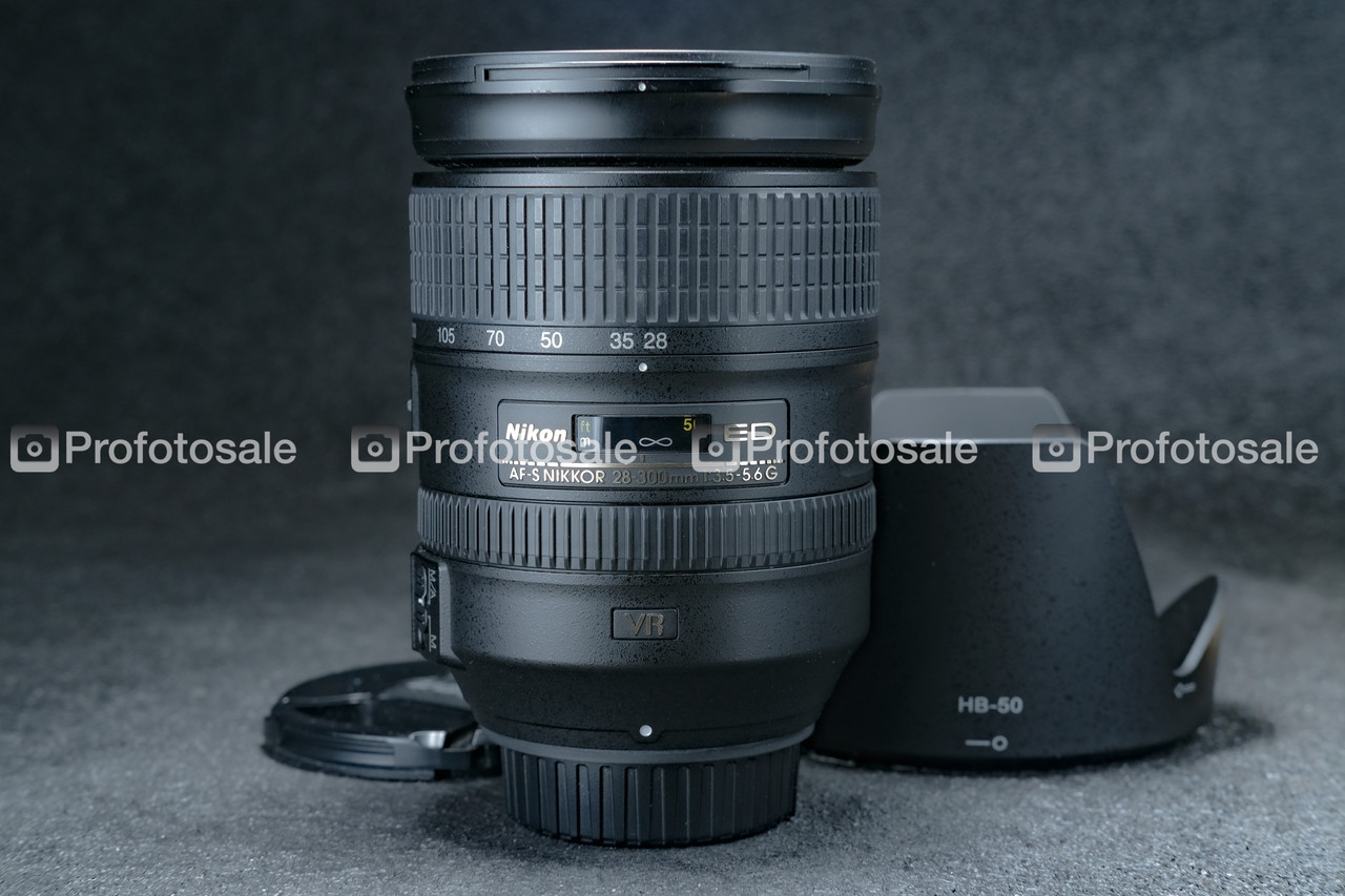 Об'єктив Nikkor AF-S 28-300mm f/3.5-5.6 VR