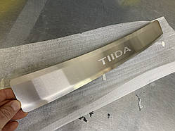 Накладка на бампер із загином для Nissan Tiida хетчбек (АЗІЯ) (2004-2011)