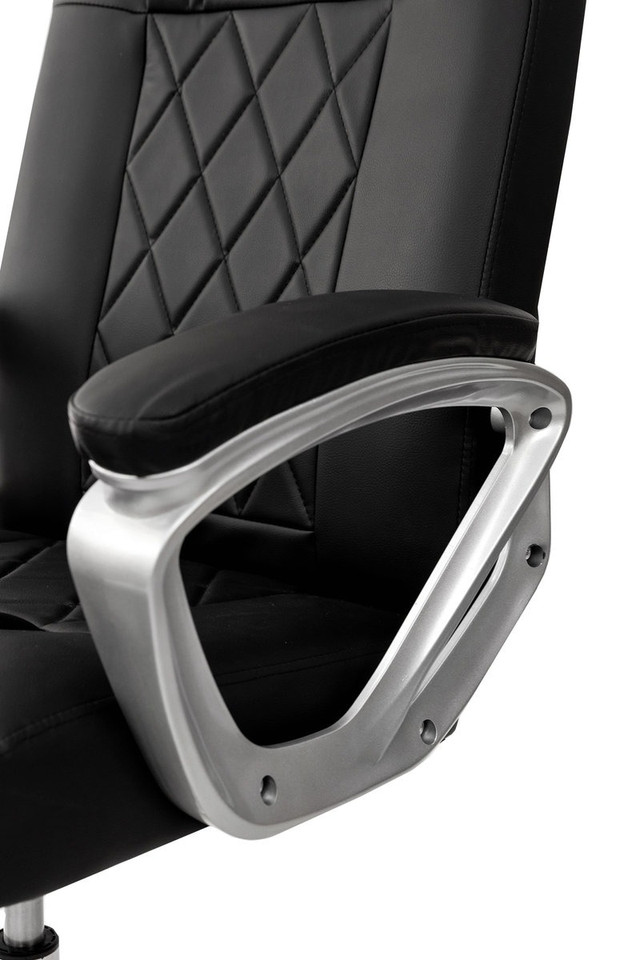 Эргономичное офисное кресло с хромированной базой и подлокотниками Чёрное компьютерное кресло с хромированными ножками и спинкой из экокожи