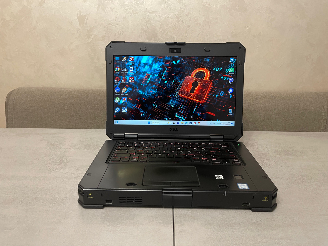 Захищений ноутбук Dell 5424 Rugged, 14" FHD IPS, i5-8350U, 16GB, 256GB, 4G LTE