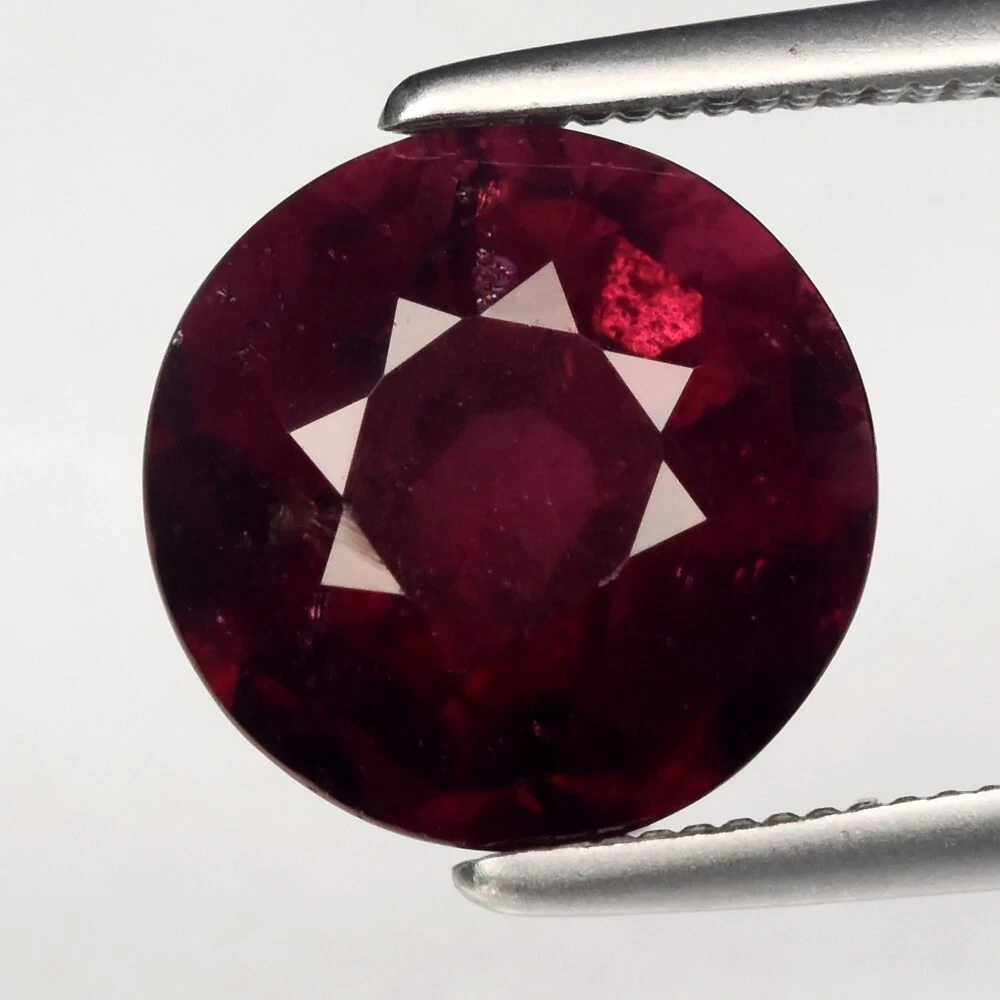 3.51 кт Природний родоліт гранат