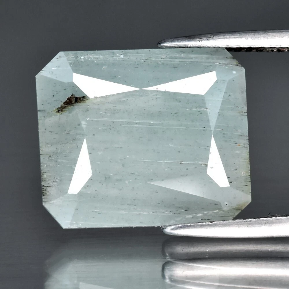 11.81 кт. Природний аквамарин октагон