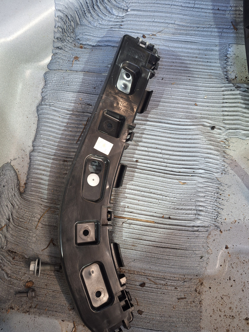 Ford Edge 2019-2024 Кронштейн кріплення заднього бампера лівий KT4B17E851A LH1, фото 1