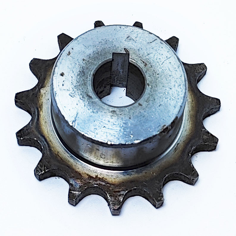 Зірка приводна 428 крок 15 зубців вал 15 мм