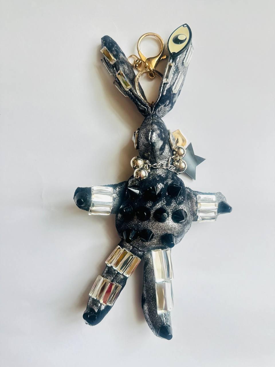 Дизайнерский брелок заяц My Scarf "Eye Rabit Ukraine" на карабіні, фото 1