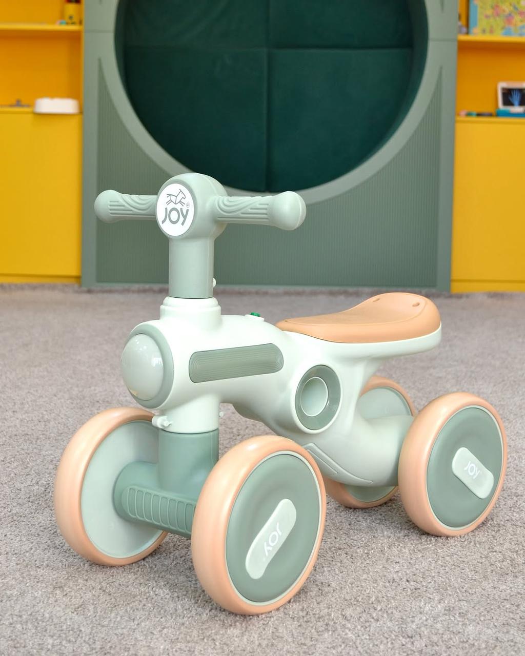 Дитячий біговел 1.5-3 роки JOY TL-86-203 колеса 6" пластикова рама підсвітка українське озвучування Зелений