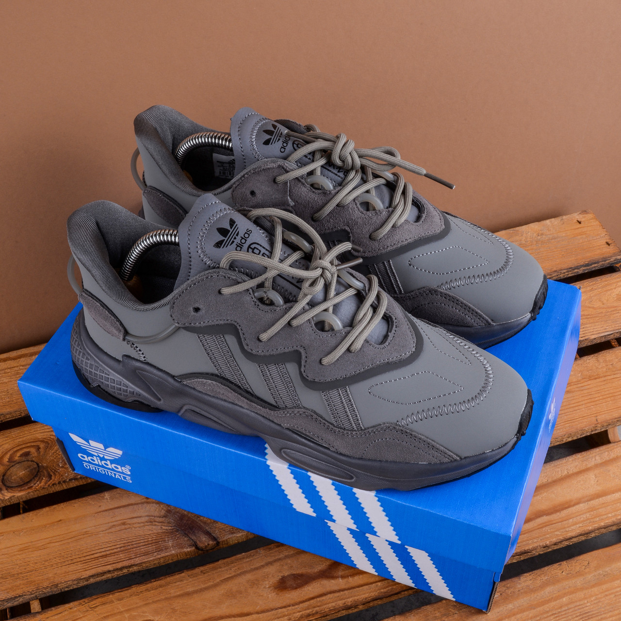 Кросівки Adidas Ozweego сірий колір
