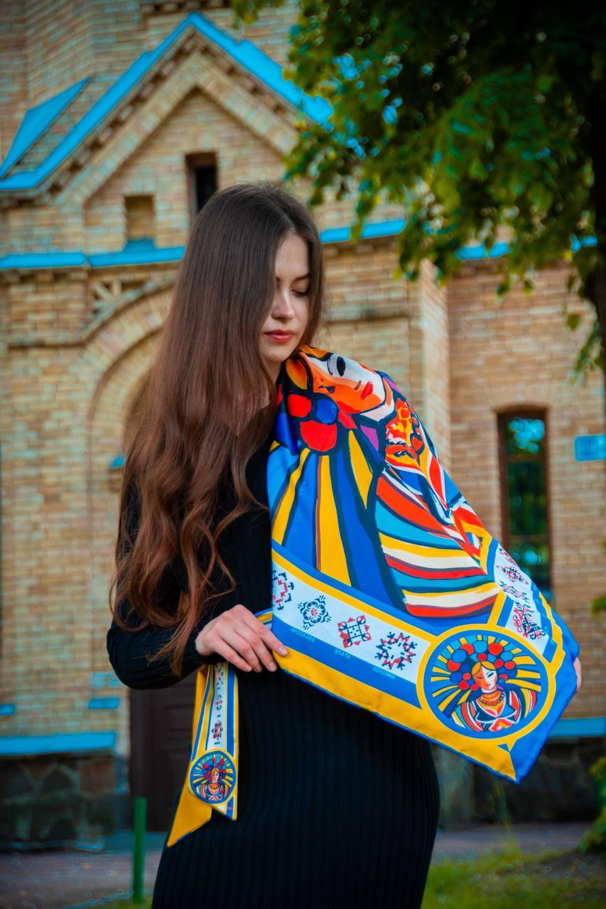 Дизайнерська яскрава хустка "Берігня" MyScarf 90 на 90 см