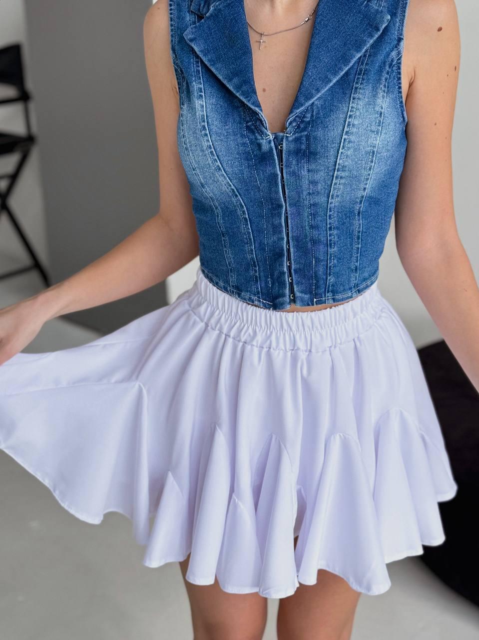 Ніжна біла однотонна жіноча легка пишна повітряна коротка спідниця-шорти із софту, фото 1