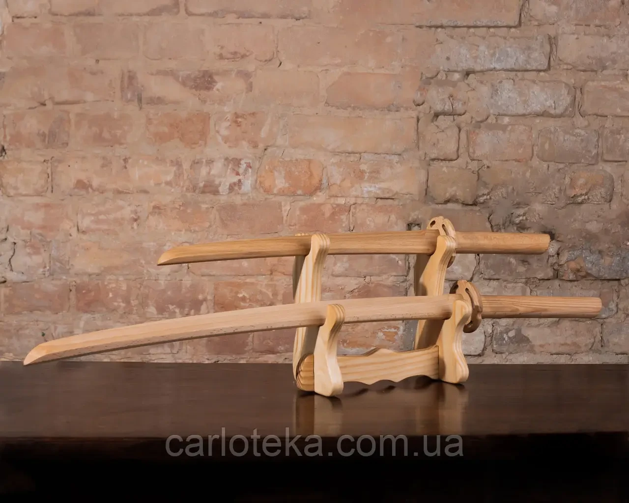 Катана, вакидзасі. Комплект японських мечів самурая на дерев’яній підставці., фото 1