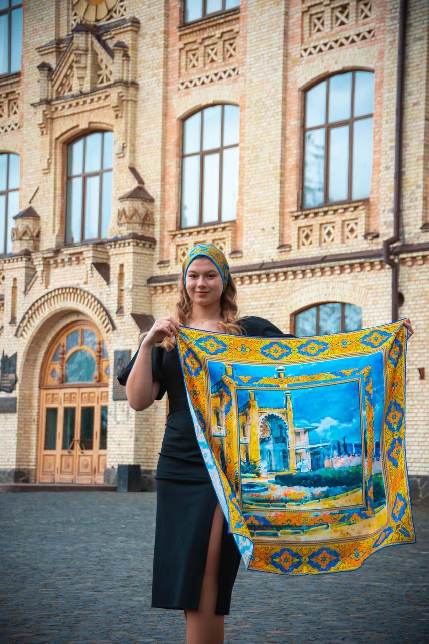 Дизайнерська яскрава хустка "Мій Крим" MyScarf 90 на 90 см