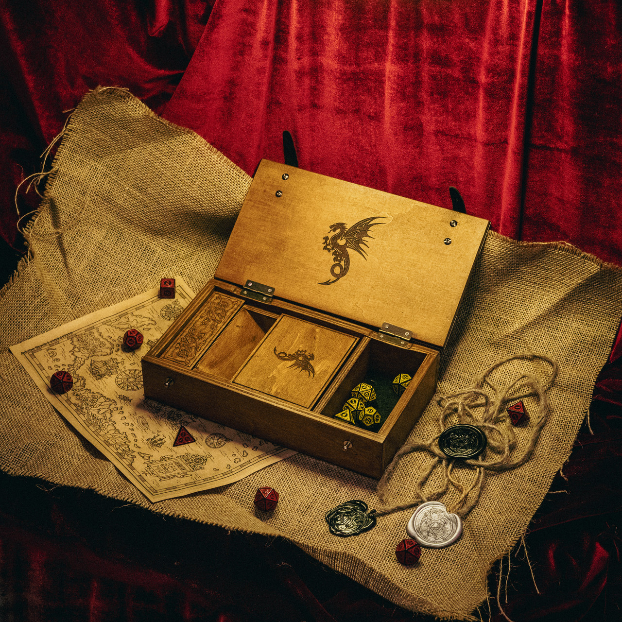 Подземелья и Драконы /Лоток и Башня для бросания кубиков /Dice Tower "DnD" с гравировкой