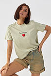 Базова жіноча футболка з написами хакі модна турецька футболка бавовна з об'ємним серцем, фото 2