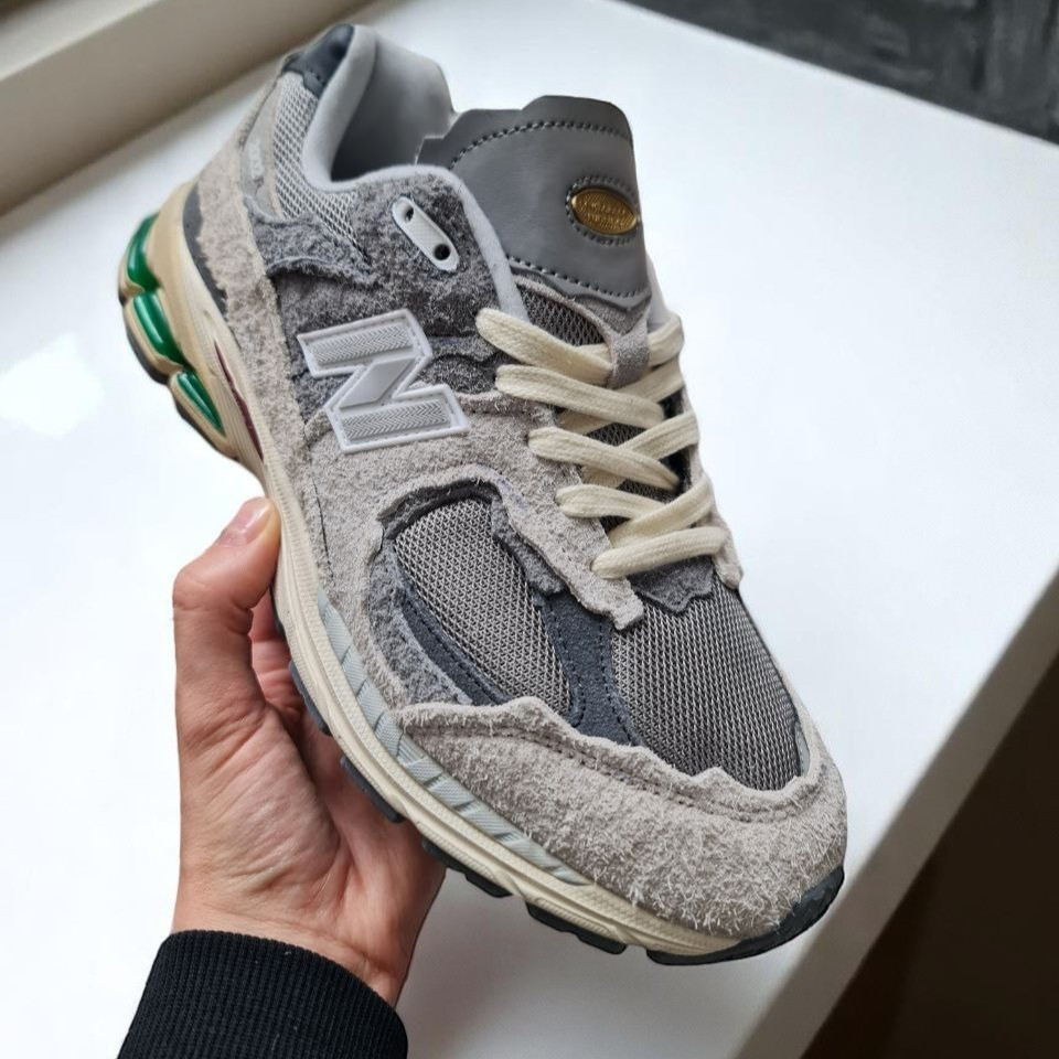Чоловічі кросівки New Balance 2002R Protection Pack замша весна-осінь. Живе фото, фото 1
