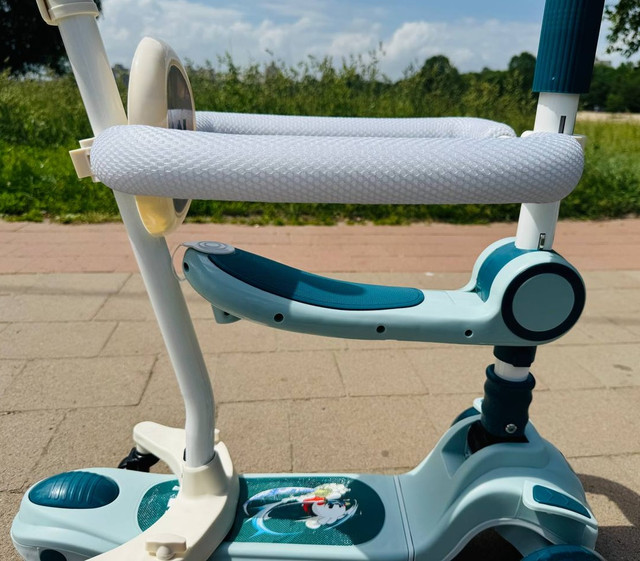 Дитячий 3х колісний самокат із сидінням