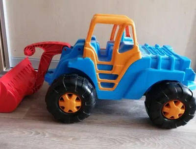 Іграшковий трактор великий з рухомими деталями для дітей Яскравий дитячий бульдозер з кабіною з міцного пластику