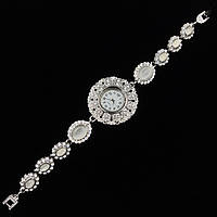 Женские часы винтажные кварцевые металл в серебристом цвете с белыми кристаллами и камушками длина 19 см