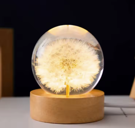 Настільний нічник з натуральною квіткою кульбабою "Round Dandelion" у прозорій кулі