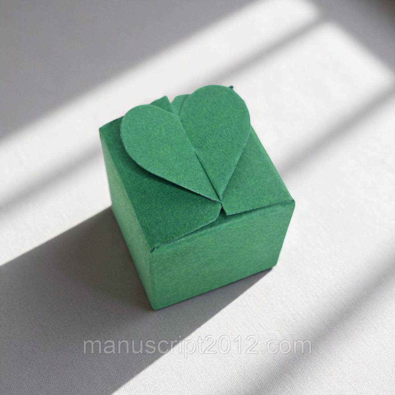 Коробка на 1 цукерку / бонбоньєрка "Сердечко" (40х40х40мм.) зелена