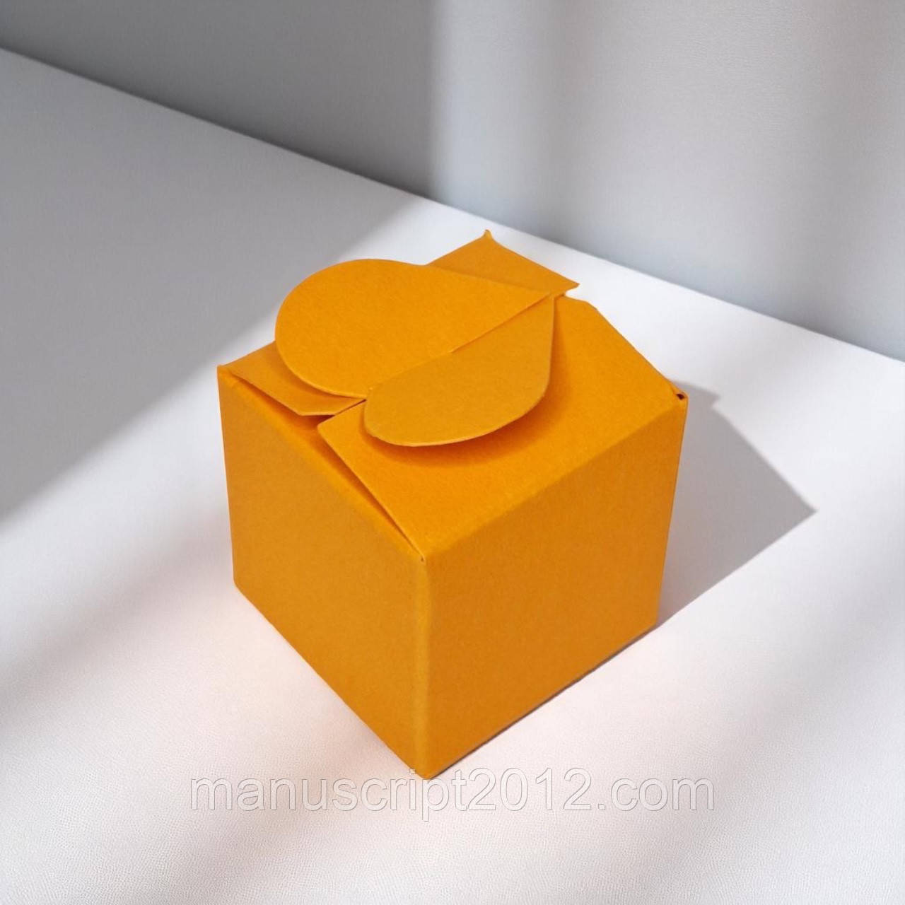 Коробка на 1 цукерку / бонбоньєрка "Сердечко" (40х40х40мм.) помаранчева