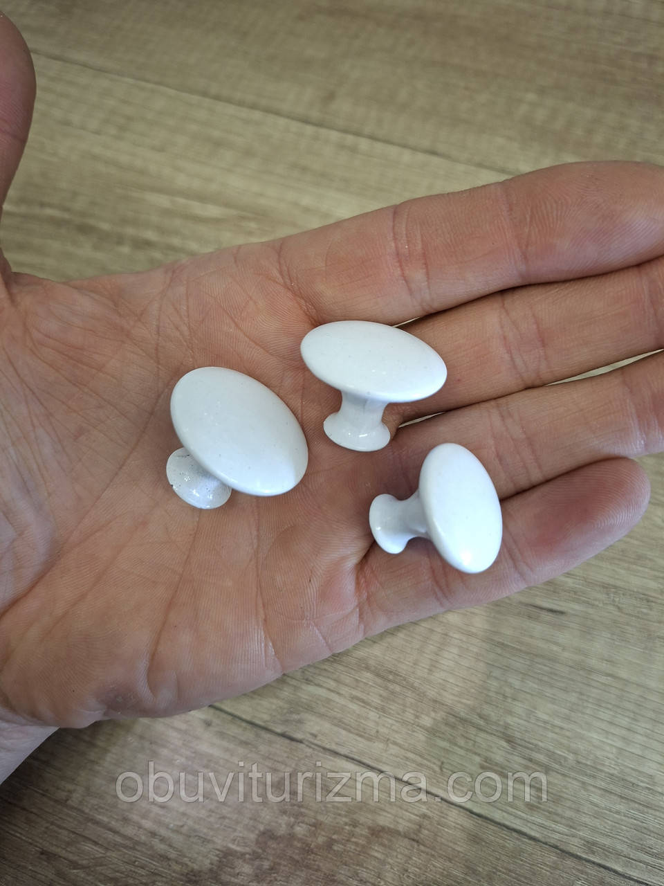Меблева ручка кнопка біла фарбована GG10 White - 23мм
