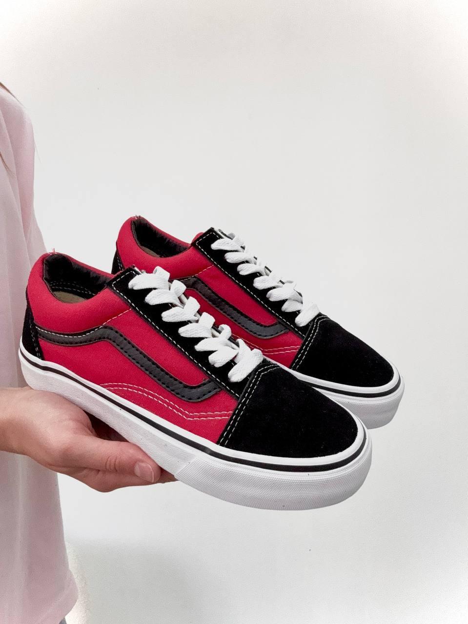 Стильні жіночі кеди Vans Old Skool Black Red — замшеві низькі, чорні з червоним, весна-літо, фото 1