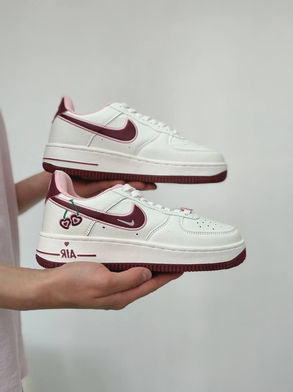 Жіночі кросівки Nike Air Force 1 Low Valentine's Day білі — шкіряні, весна-літо-осінь, фото 1