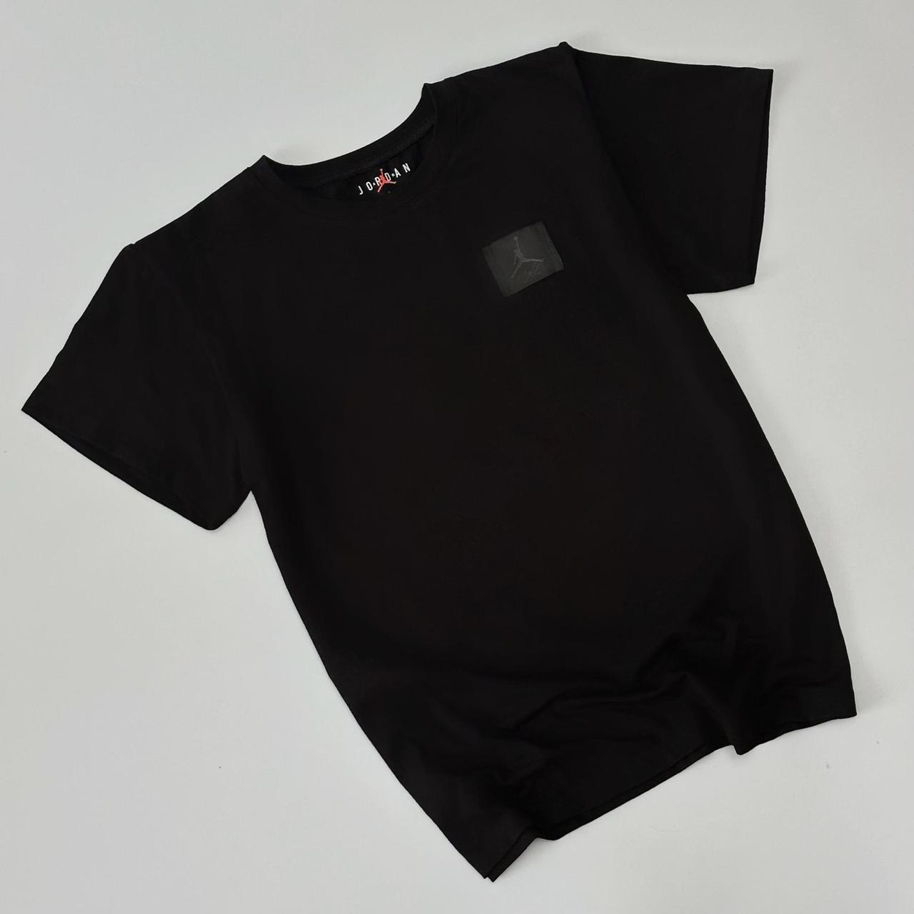Футболка Air Jordan нашивка чорна