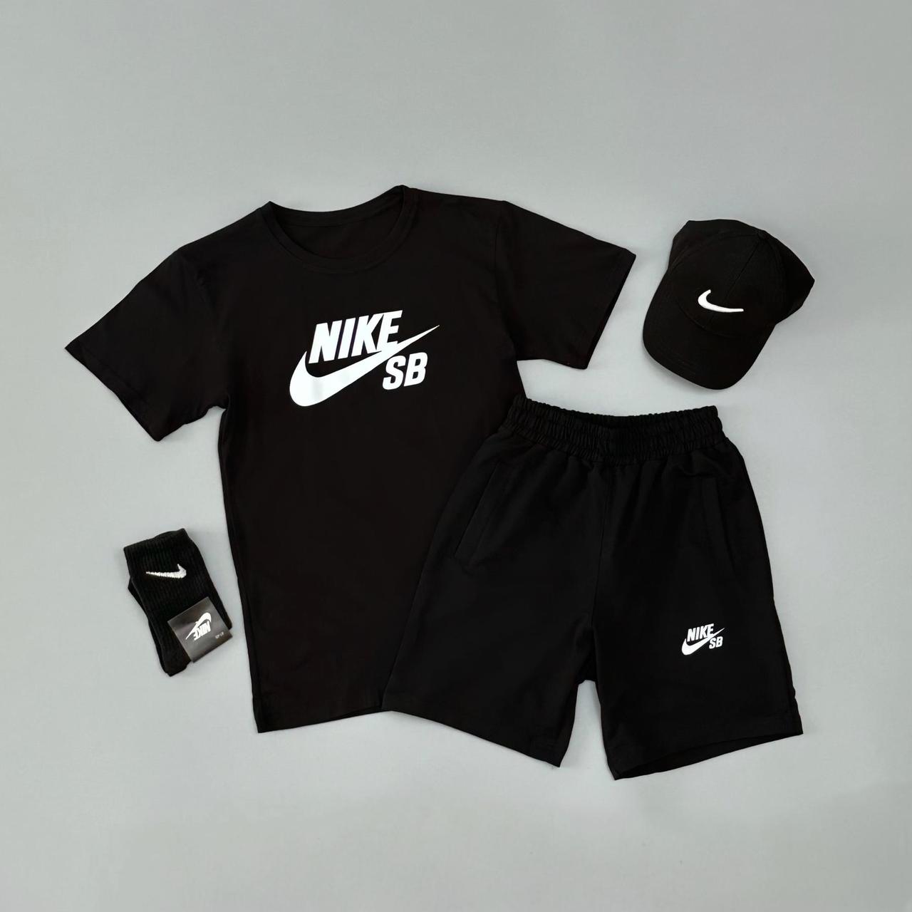 Літній комплект футболка Nike SB+шорти Nike SB+кепка Nike+шкарпетки в подарунок (чорний)
