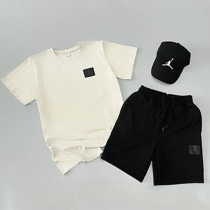 Літній комплект футболка + шорти + кепка Air Jordan нашивка молочний, фото 1