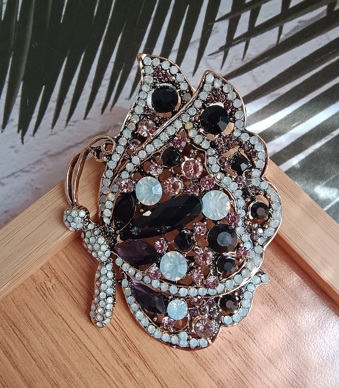 Брошка Магія польоту чорний метелик з кристалами 9×6.5 см BRS046, фото 1