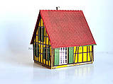 Модель каркасного будиночка у зборі для макету або діарами для масштабу H0,1/87 Faller 250, фото 2