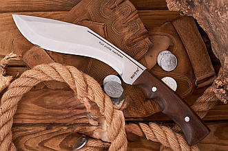 Потужний ніж кукрі Сокіл 4, класифікується як туристичний і господарсько-побутовий інструмент, з чохлом