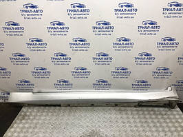 Накладка порога зовнішня права Infiniti