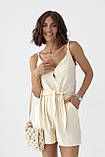 Літній жіночий костюм з топом на зав'язках і шортами кремовий красивий костюм на літо розмір Л, фото 4